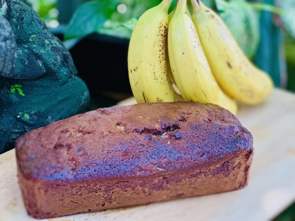 Banana Cake with Walnut and Valrhona Caramelia Chocolate (Premium)