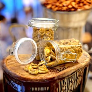 Cashew Nuts With Garlic Cookies